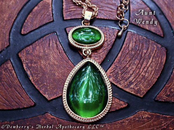Copy of AUNT WENDY'S Nine Lives Cat's Eye EMERALD GREEN Teardrop Necklace. Witches Of East End